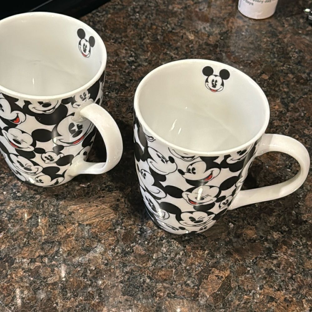 Disney all over mickey mugs - Picture 1 of 4